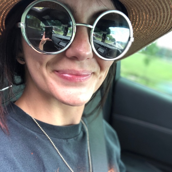 Meet your Posher, Dusta - Picture 9 of 14